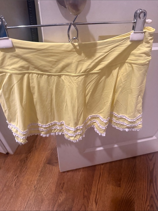 Lilly Pulitzer Dresses & Skirts - Lilly Pulitzer Yellow Skirt with Ruffle Trim